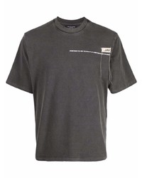 dunkelgraues bedrucktes T-Shirt mit einem Rundhalsausschnitt von VAL KRISTOPHE