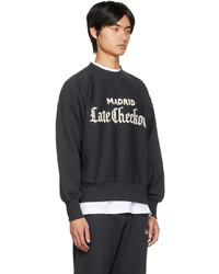 dunkelgraues besticktes Sweatshirt von Late Checkout