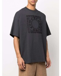 dunkelgraues besticktes T-Shirt mit einem Rundhalsausschnitt von Acne Studios