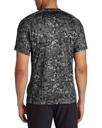 dunkelgraues Camouflage T-Shirt mit einem Rundhalsausschnitt von Eddie Bauer