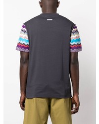 dunkelgraues T-Shirt mit einem Rundhalsausschnitt mit Chevron-Muster von Missoni