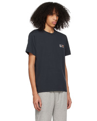 dunkelgraues Strick T-Shirt mit einem Rundhalsausschnitt von MAISON KITSUNÉ