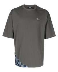 dunkelgraues T-Shirt mit einem Rundhalsausschnitt mit Flicken von FIVE CM