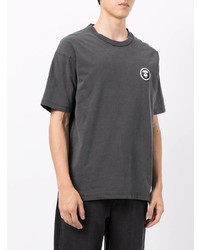 dunkelgraues T-Shirt mit einem Rundhalsausschnitt von AAPE BY A BATHING APE