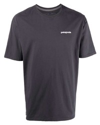 dunkelgraues T-Shirt mit einem Rundhalsausschnitt von Patagonia