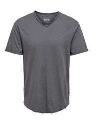dunkelgraues T-Shirt mit einem V-Ausschnitt von ONLY & SONS