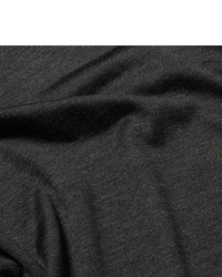 dunkelgraues T-Shirt mit einem V-Ausschnitt von Kilgour
