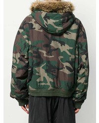 dunkelgrüne Camouflage Bomberjacke von Yeezy