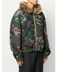 dunkelgrüne Camouflage Bomberjacke von Yeezy