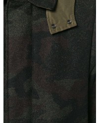 dunkelgrüne Camouflage Daunenjacke von Woolrich