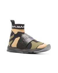 dunkelgrüne Camouflage hohe Sneakers von Balmain