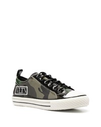 dunkelgrüne Camouflage niedrige Sneakers von Valentino Garavani