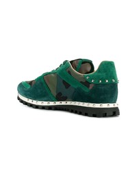 dunkelgrüne Camouflage Wildleder niedrige Sneakers von Valentino