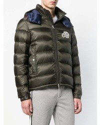 dunkelgrüne Daunenjacke von Moncler