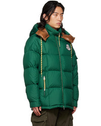 dunkelgrüne Daunenjacke von Moncler