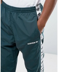 dunkelgrüne Jogginghose von adidas