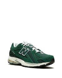 dunkelgrüne niedrige Sneakers von New Balance