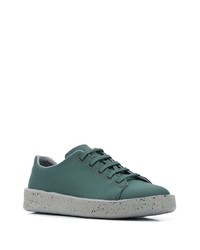 dunkelgrüne niedrige Sneakers von Camper