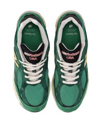 dunkelgrüne niedrige Sneakers von New Balance