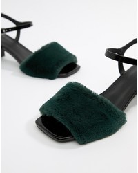 dunkelgrüne Pelz Sandaletten