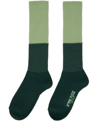dunkelgrüne Socken von Homme Plissé Issey Miyake