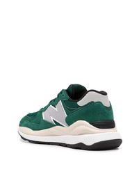 dunkelgrüne Sportschuhe von New Balance