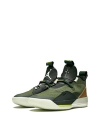 dunkelgrüne Sportschuhe von Jordan