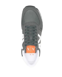 dunkelgrüne Sportschuhe von Armani Exchange