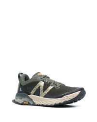 dunkelgrüne Sportschuhe von New Balance