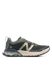 dunkelgrüne Sportschuhe von New Balance