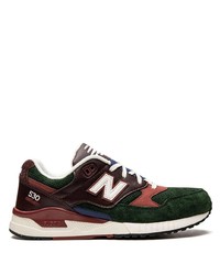 dunkelgrüne Sportschuhe von New Balance