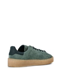 dunkelgrüne Wildleder niedrige Sneakers von adidas