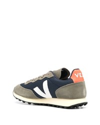 dunkelgrüne Wildleder niedrige Sneakers von Veja