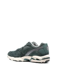 dunkelgrüne Wildleder niedrige Sneakers von Mizuno