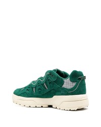 dunkelgrüne Wildleder niedrige Sneakers von Converse