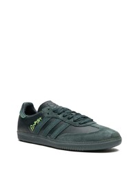 dunkelgrüne Wildleder niedrige Sneakers von adidas