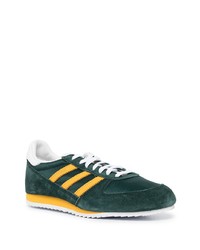 dunkelgrüne Wildleder Sportschuhe von adidas