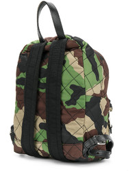 dunkelgrüner Camouflage Rucksack von Moschino
