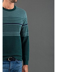 dunkelgrüner horizontal gestreifter Pullover mit einem Rundhalsausschnitt von MAERZ Muenchen