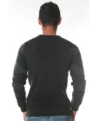 dunkelgrüner Pullover mit einem Rundhalsausschnitt von CE&CE