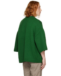 dunkelgrüner Pullover mit einem Rundhalsausschnitt von King & Tuckfield