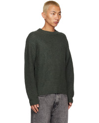 dunkelgrüner Pullover mit einem Rundhalsausschnitt von Lisa Yang