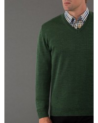 dunkelgrüner Pullover mit einem V-Ausschnitt von MAERZ Muenchen