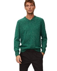 dunkelgrüner Pullover mit einem V-Ausschnitt von Marc O'Polo
