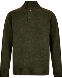 dunkelgrüner Pullover mit einem zugeknöpften Kragen von Dubarry