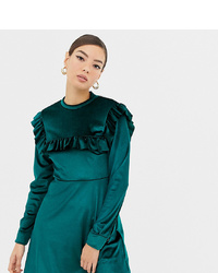 dunkelgrünes ausgestelltes Kleid aus Samt mit Rüschen von Boohoo