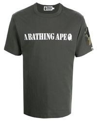 dunkelgrünes bedrucktes T-Shirt mit einem Rundhalsausschnitt von A Bathing Ape