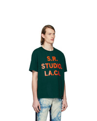 dunkelgrünes bedrucktes T-Shirt mit einem Rundhalsausschnitt von S.R. STUDIO. LA. CA.