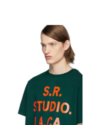 dunkelgrünes bedrucktes T-Shirt mit einem Rundhalsausschnitt von S.R. STUDIO. LA. CA.