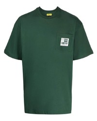 dunkelgrünes bedrucktes T-Shirt mit einem Rundhalsausschnitt von MARKET